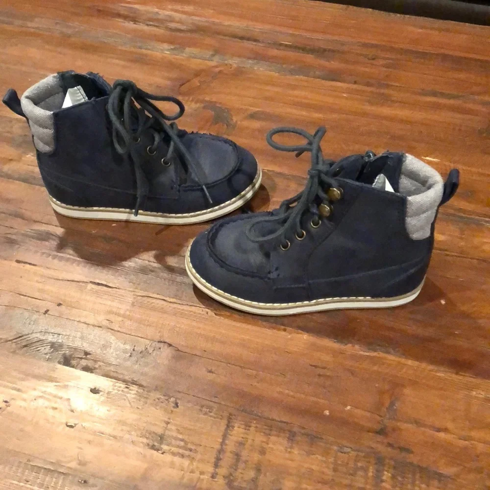 BabyGap Lace up high top boots